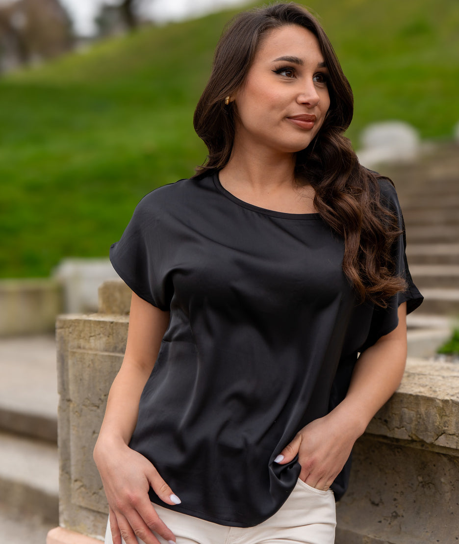 T-shirt effet satiné Unity noir de face