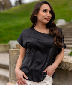 T-shirt effet satiné Unity noir de face