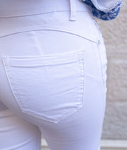 Short bermuda en jean blanc détails