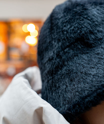 Bob en fausse fourrure noir détails