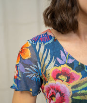 T-shirt en résille motif fleurs détails