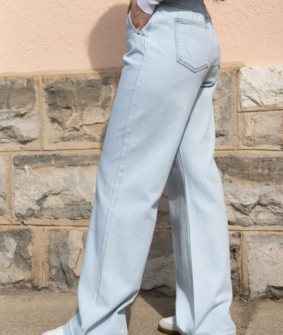 Tean large taille haute Taylor jean clair côté