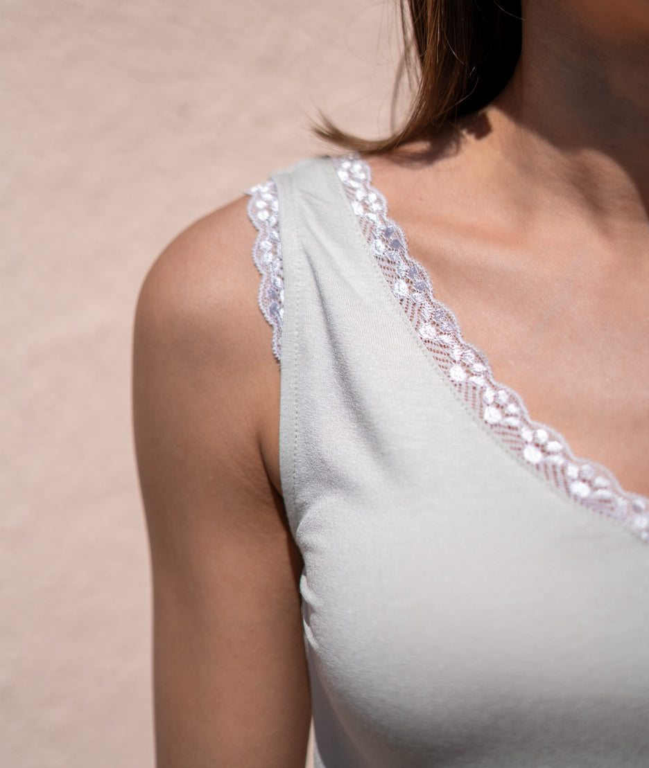 Débardeur dentelle beige détails