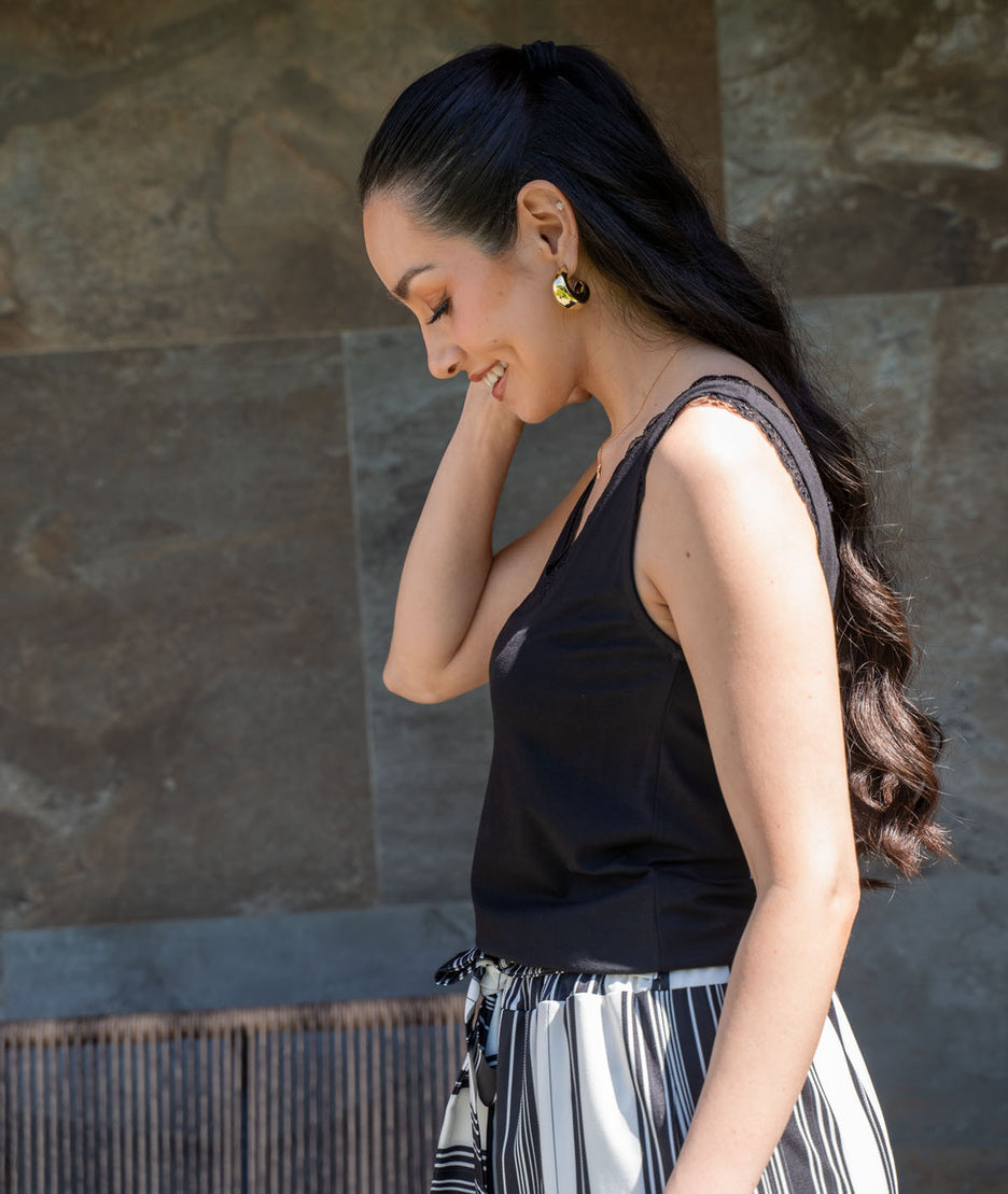 Débardeur dentelle noir coté