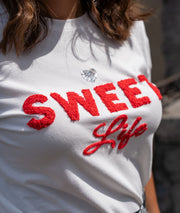 T-shirt à inscription "Sweetlife" rouge détail