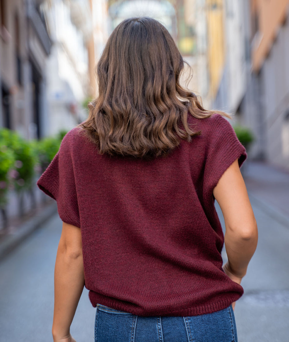 Gilet manches courtes en maille bordeau face arrière