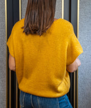 Gilet manches courtes en maille ocre face arrière