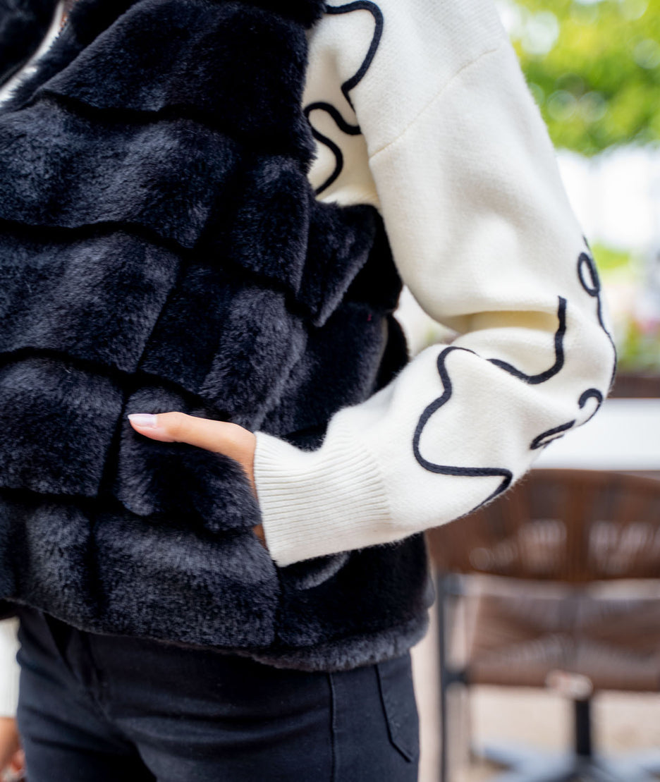 Gilet sans manches fausse fourrure Furla noir détails