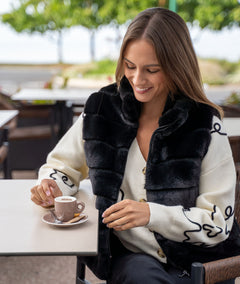 Gilet sans manches fausse fourrure Furla noir face