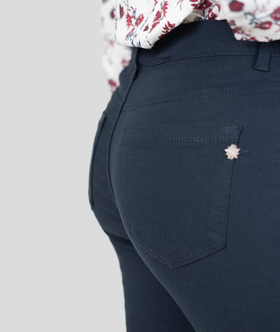 Pantalon slim taille élastique Lili marine détails
