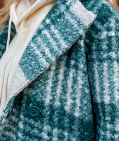 Manteau à carreaux en bouclettes Carila vert détails