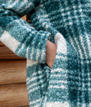 Manteau à carreaux en bouclettes Carila vert détails