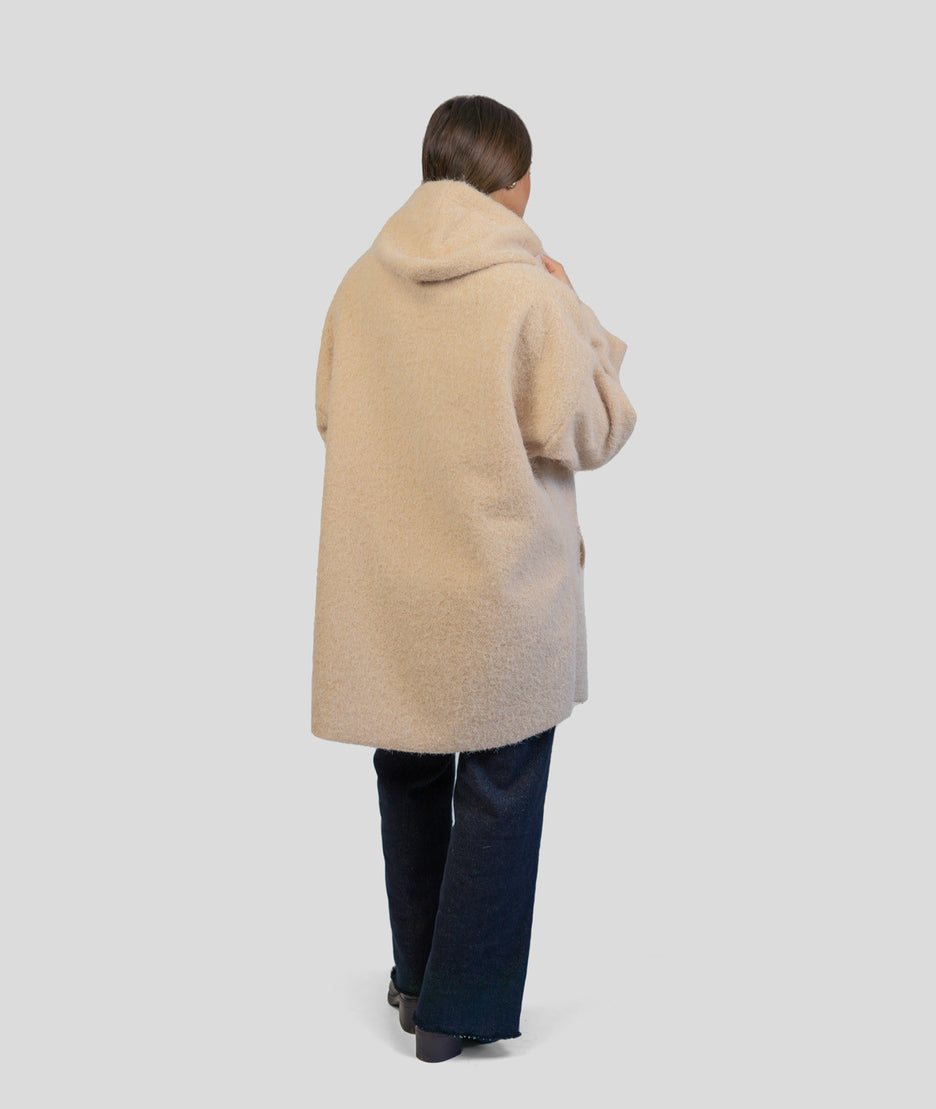 Manteau en bouclettes beige dos