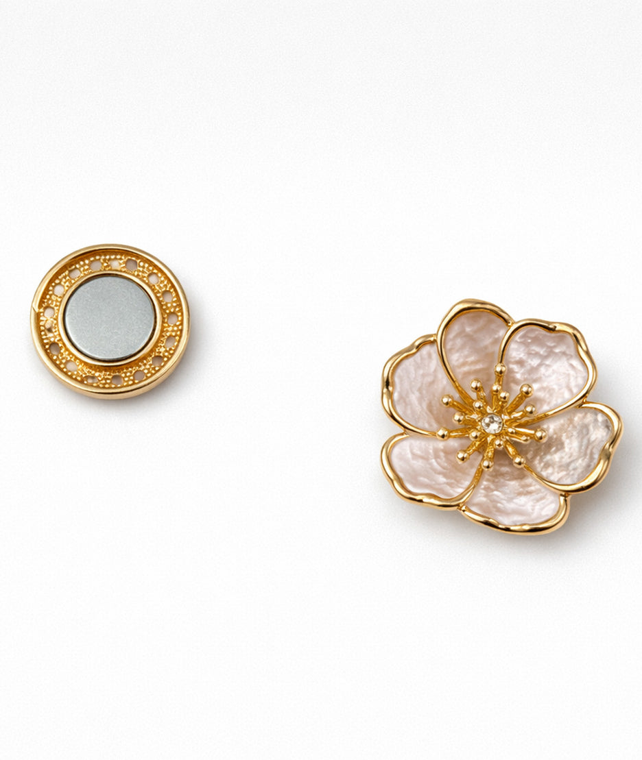 Broche fleur nacrée dorée Flora écru face