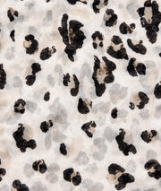 Foulard motif léopard détail