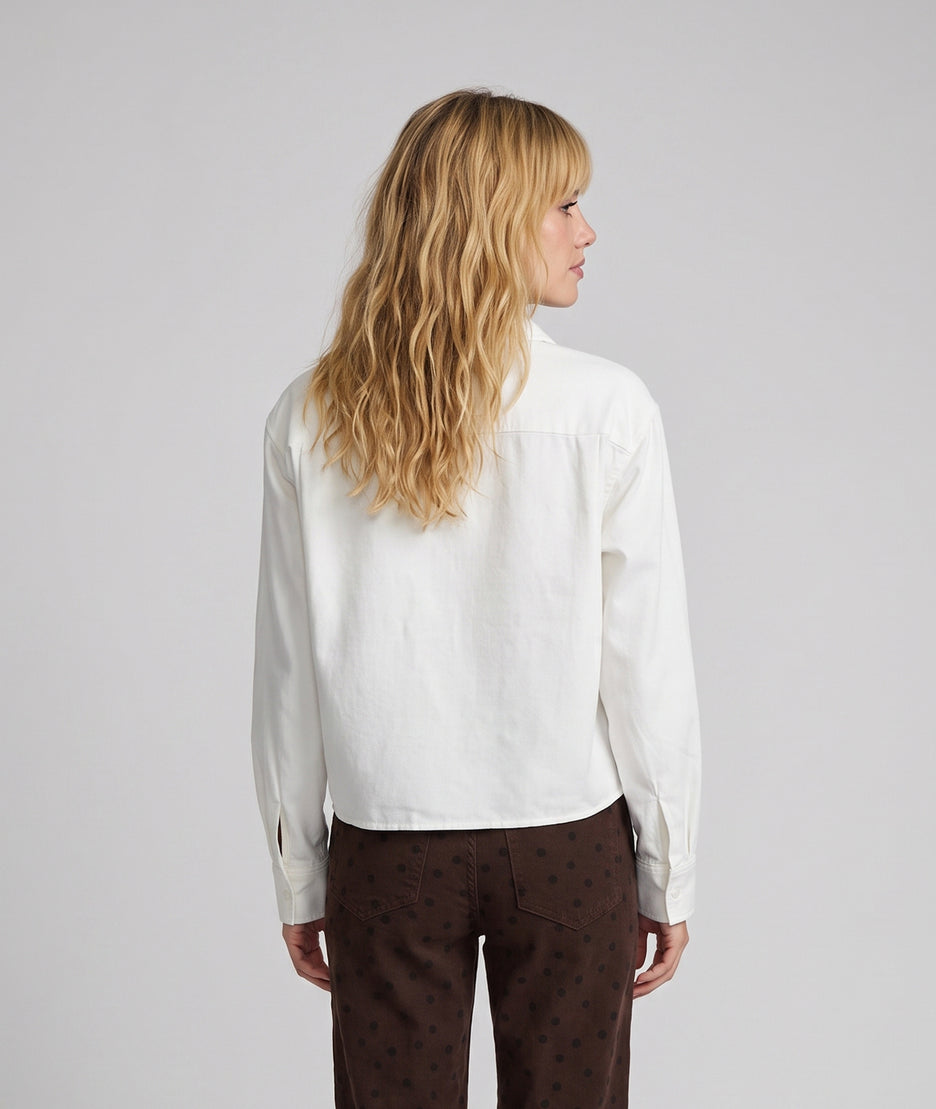 Chemise Essentiel écrue manches longues avec coupe droite courte — marque Carnaby