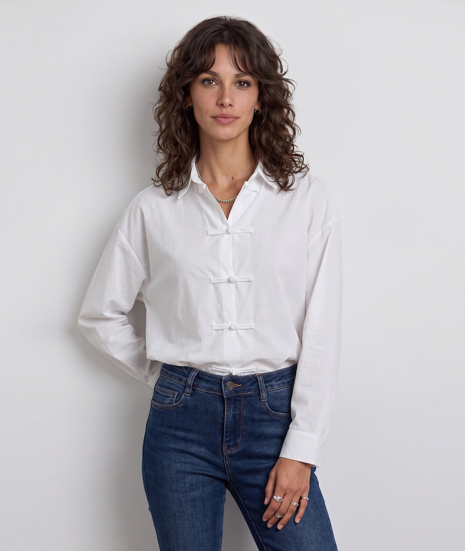 Chemise officier femme blanche à boutons brandebourg