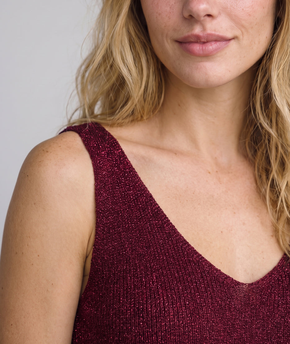 Débardeur Donna bordeau en maille pailletée avec col en V — marque Carnaby