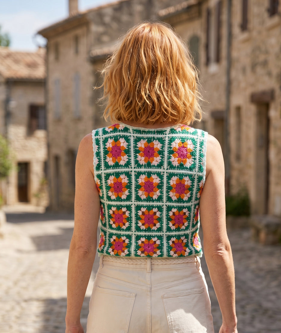 Débardeur Lili vert granny squares fleurs soleil emmanchures crochet dos Carnaby