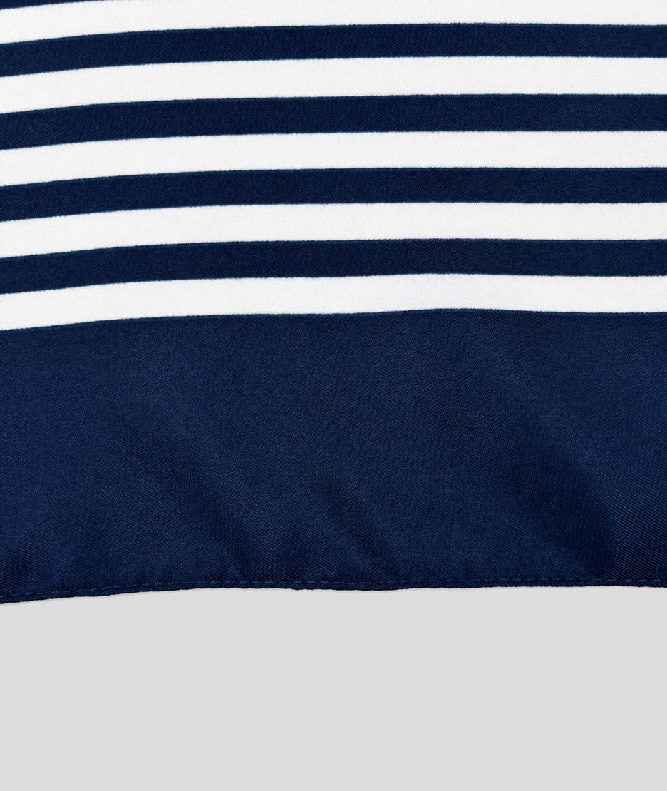 Foulard Zebra triangle à rayures marine detail