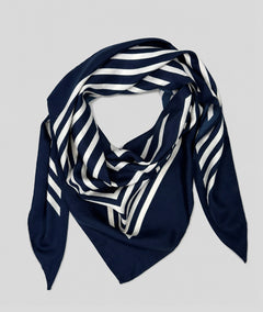Foulard Zebra triangle à rayures marine face