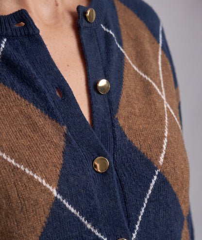 Cardigan losange femme Briana bleu canard à motif argyle camel et boutons dorés