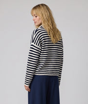 Gilet en maille femme à rayures marine écru et broderie cœur