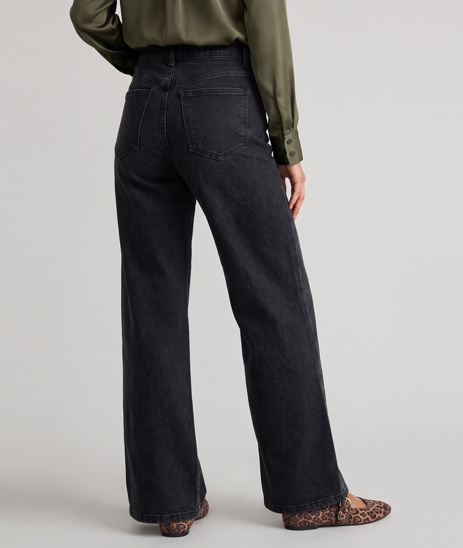 Jean clous femme gris coupe wide leg avec détails sur les jambes