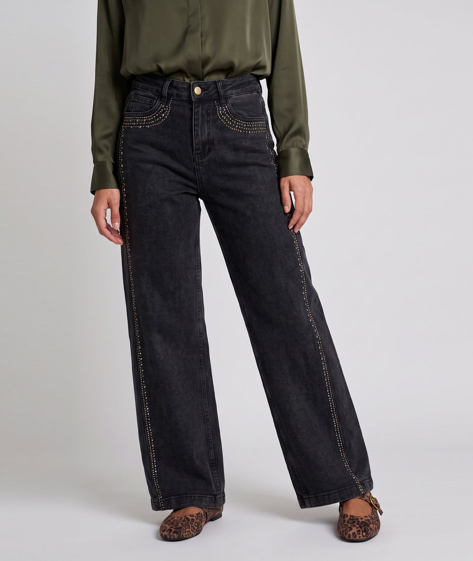 Jean clous femme gris coupe wide leg avec détails sur les jambes