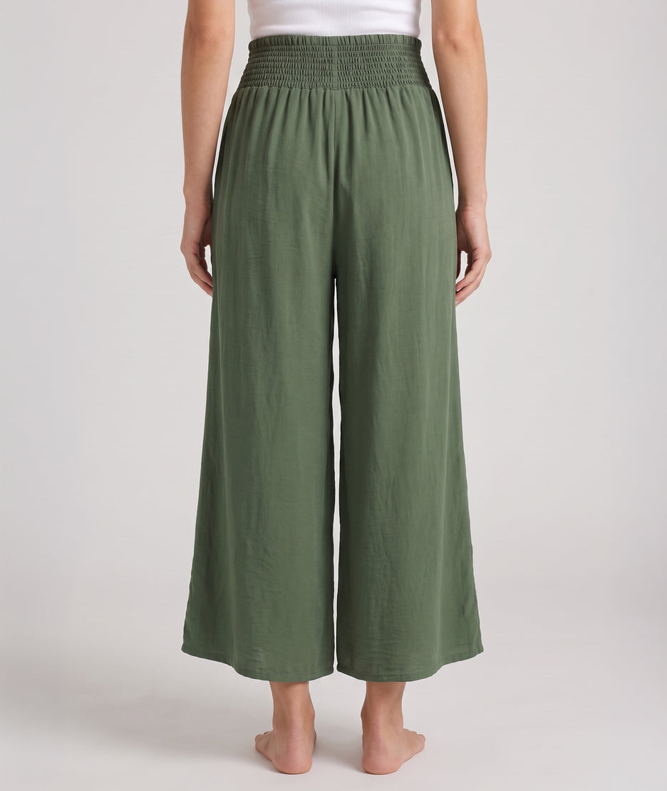Pantalon fluide kaki porté face arrière d’été Carnaby