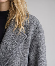 Manteau long femme gris Sonia à double boutonnage et col cranté détail épaule