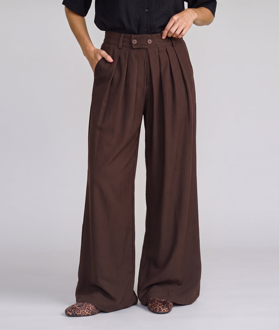 Pantalon habillé femme Carlita choco coupe large à pinces