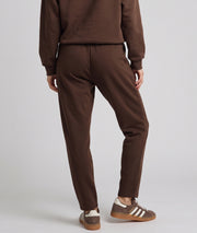 Pantalon jogging femme Marion marron coupe carotte avec taille élastique et liens à nouer