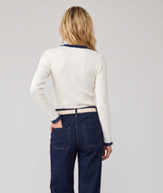 Pull Gigi blanc bi-matière maille et jean manches longues porté de face — Carnaby
