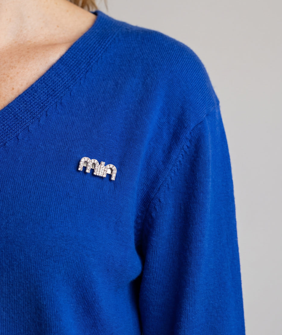 Pull col V femme bleu roi Miulo en maille fine avec broche en strass