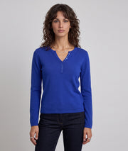 Pull col V femme Suzanna bleu roi en maille fine avec boutons