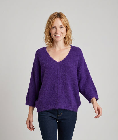 Pull en maille duveteuse violet Vicky col V femme à coupe ample et manches 3/4 chauve-souris