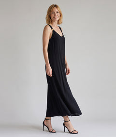 Robe longue Bij noire ample avec bretelles bijoux dorés — marque Carnaby