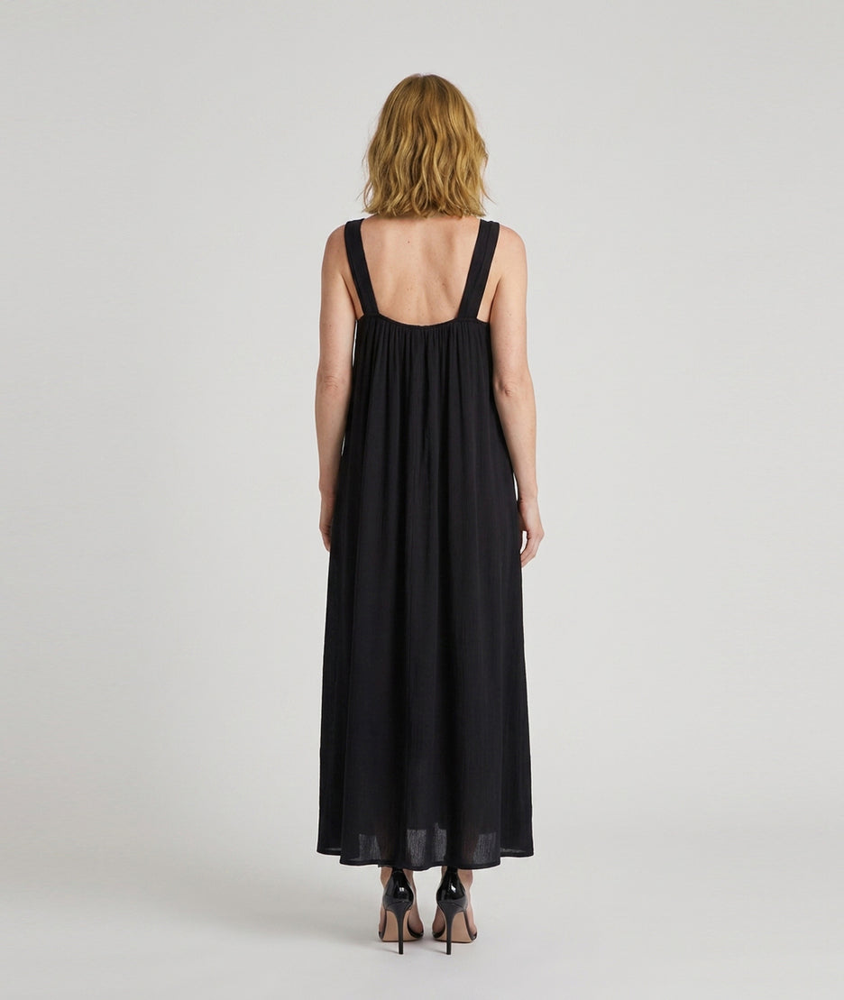 Robe longue Bij noire ample avec bretelles bijoux dorés — marque Carnaby