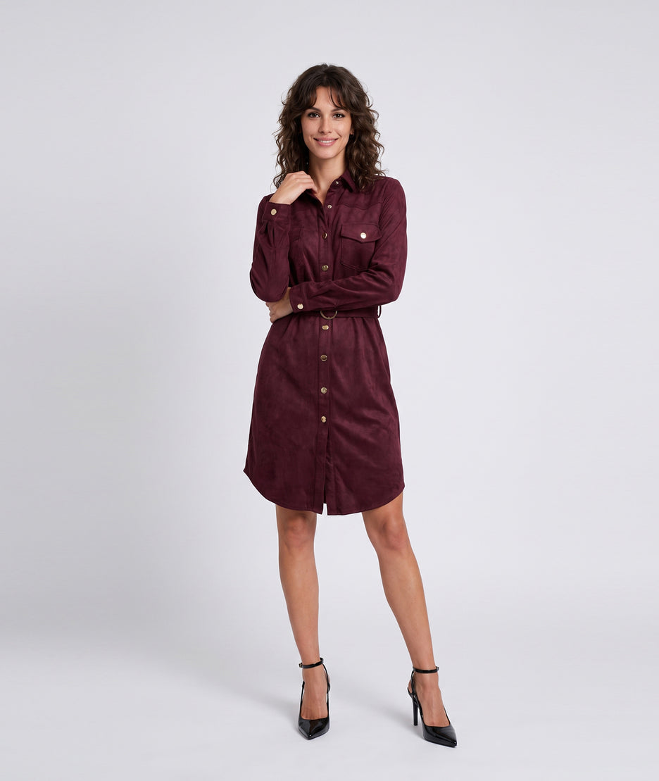 Robe Burgundy bordeaux effet daim portée de face — look féminin Carnaby
