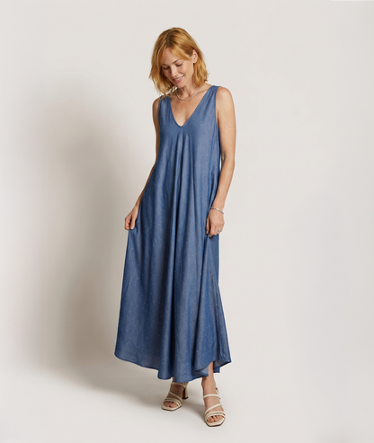 Robe Delphina jean foncé col en V ample face - Carnaby