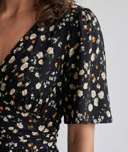 Robe longue Leoa noir à motif fleuri avec col en V — marque Carnaby