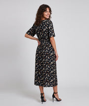Robe longue Leoa noir à motif fleuri avec col en V — marque Carnaby
