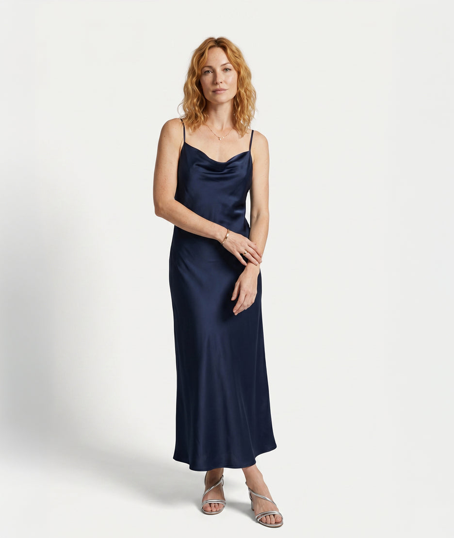 Robe longue Raso satinée col bénitier - marine