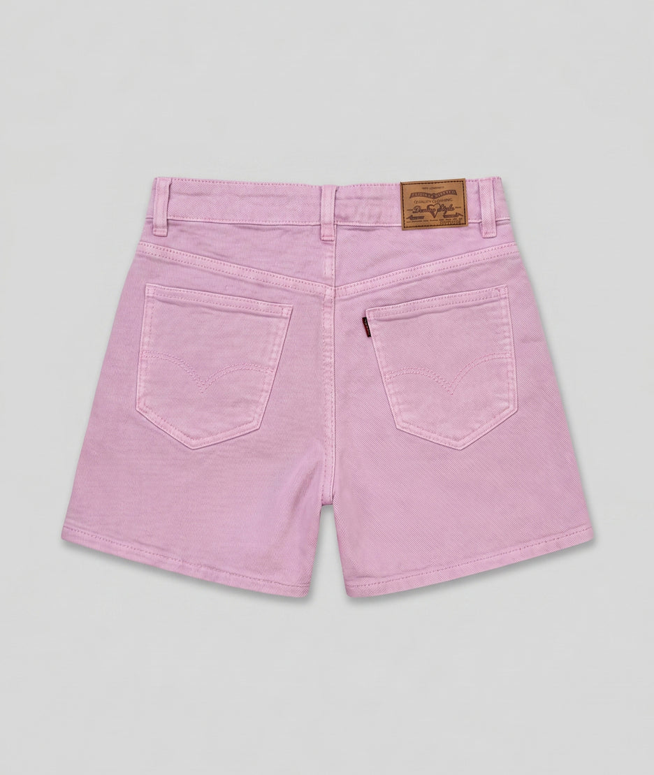 Short Lara jean rose lilas taille haute mom short rose arrière fond blanc