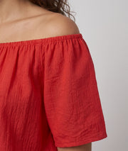 Blouse col bardeau rouge détail Carnaby