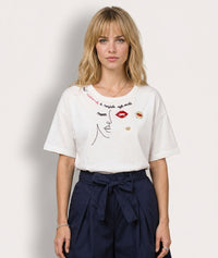 T-shirt à broderies Lina avec broches fantaisies - blanc