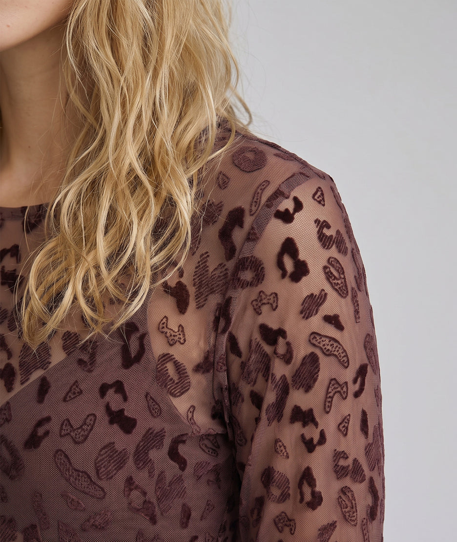 T-shirt en résille femme Lynda aubergine à motif léopard détail épaule