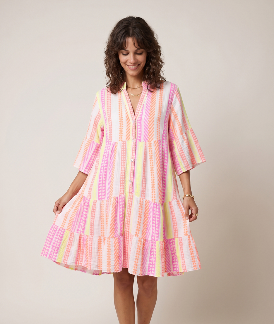 Robe Andre blanc gaze coton col mao volants étagés rayures colorées face — Carnaby