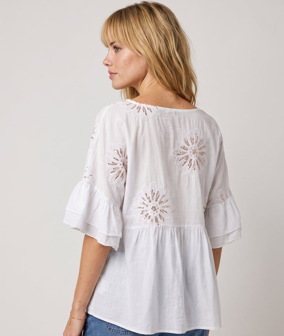 Tunique Nelly blanche à broderies fleurs dos — marque Carnaby